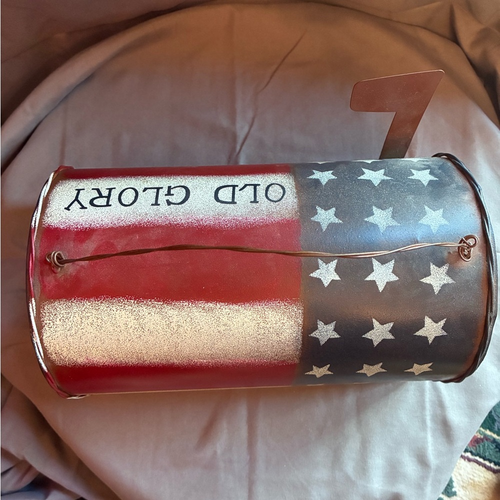 Patriotic 'I Love America' Decorative Mailbox Birdhouse - Red,White, lBlue - Picture 9 of 9